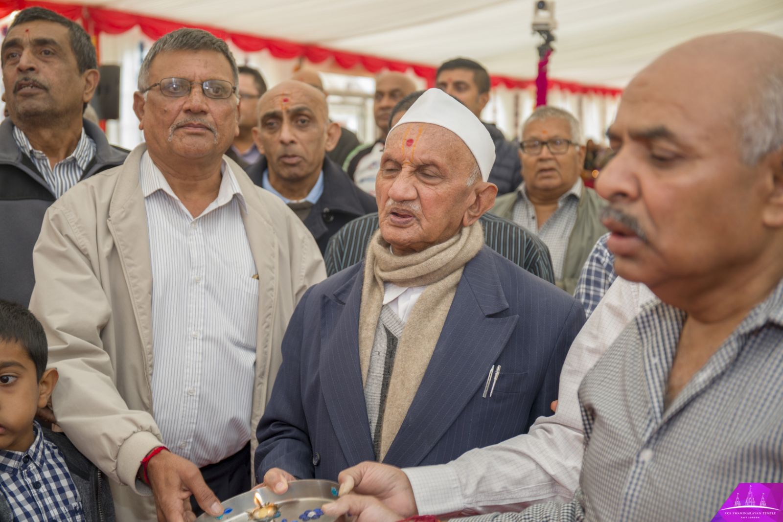 ©1987-2017 SKS Swaminarayan Temple East London
